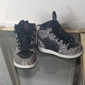 Nike Air Jordan 1 Retro "Elephant" Baby Size 5c